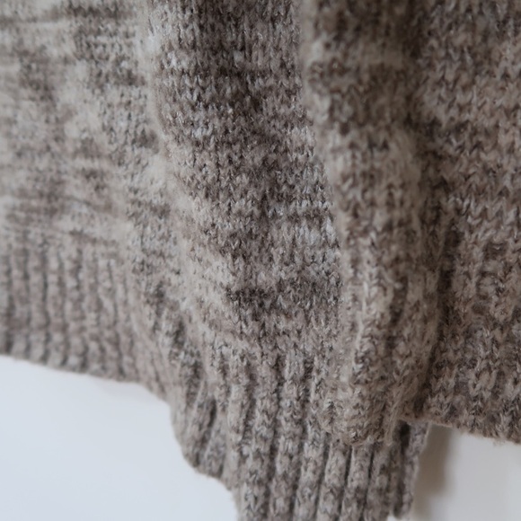 ZARA KNIT Beige Chunky Knit Turtleneck Sweater - Picture 4 of 7